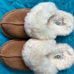 UGG Kids Chestnut and Cream Slip-On Shearling Slippers
Size 13 
Never worn